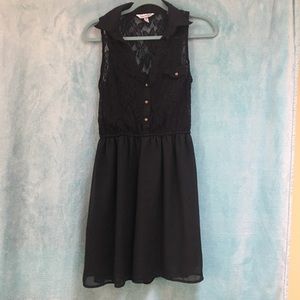 Collared Black sleeveless Dress
